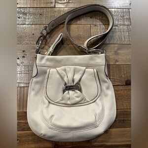 B. Makowsky Beautiful Cream Leather Crossbody Bag Like New